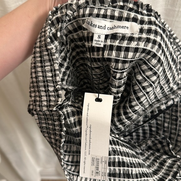 Runched/ Off Shoulder Top - Picture 3 of 4